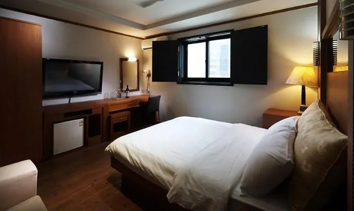 Noblesse, Yeoksam Hotel
