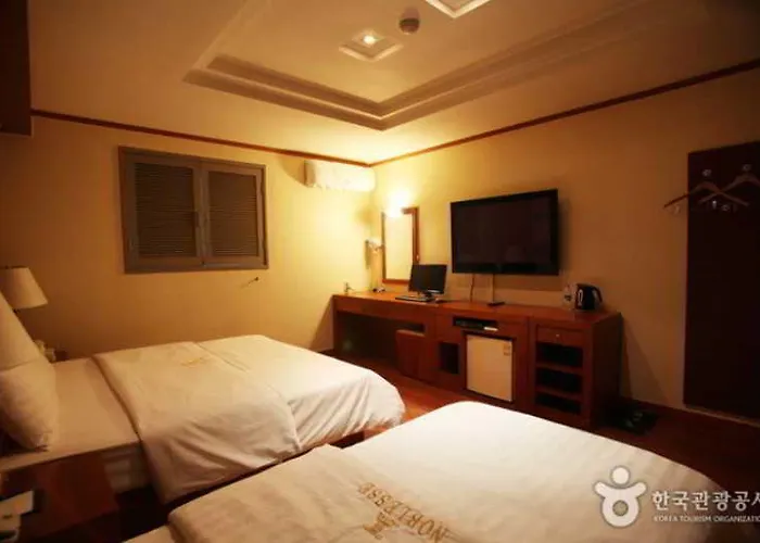 Hotel Noblesse, Yeoksam 2*