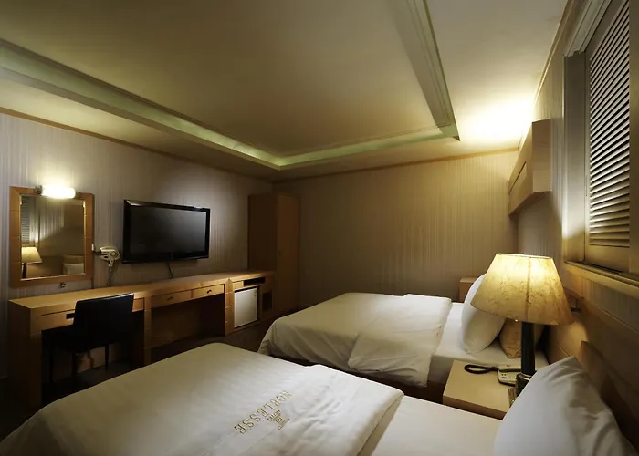 Hotel Noblesse, Yeoksam 2*